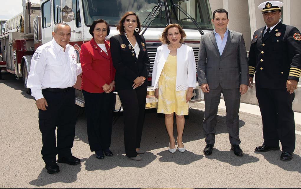 Celebra Lupita Murguía el 74 Aniversario de Bomberos de Querétaro