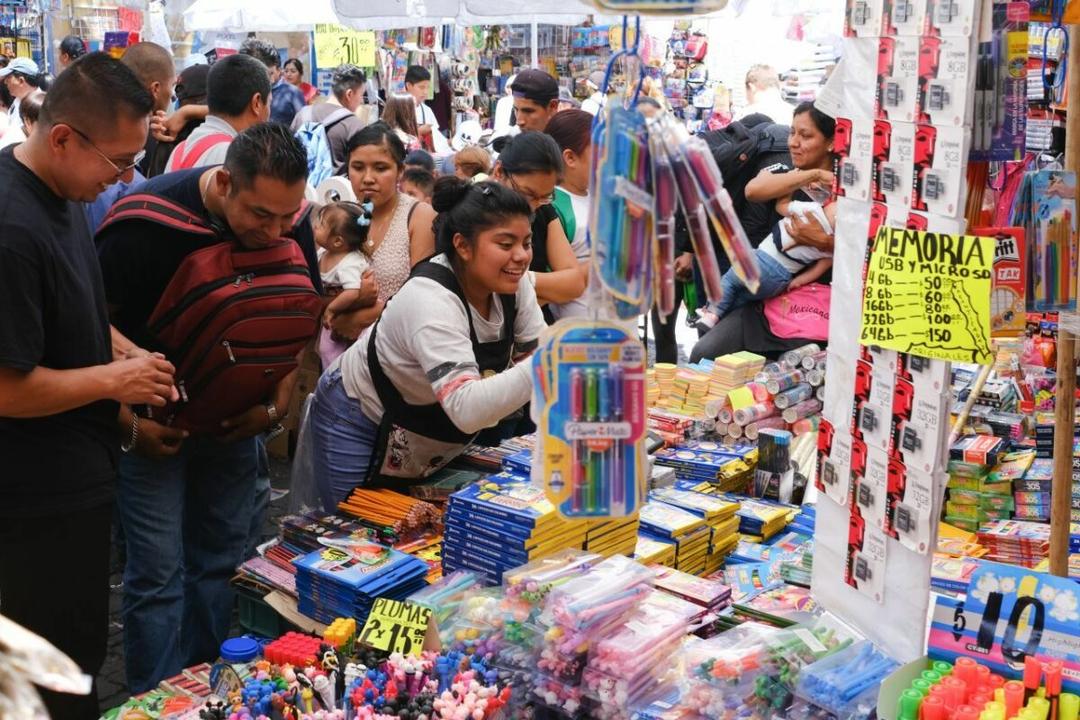 Repuntan ventas por regreso a clases en San Juan del Río