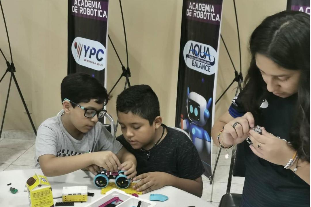 Despega primer Academia Pública de Robótica en Torreón