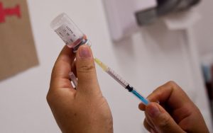 Vacuna de COVID-19 podría llegar en enero o febrero a México
