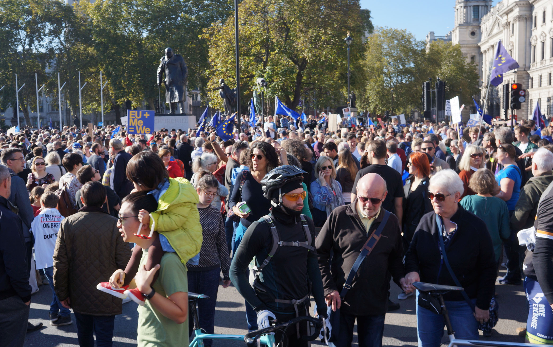 Miles de personas marcharon para pedir un segundo referendo sobre el Brexit. /Foto: Notimex