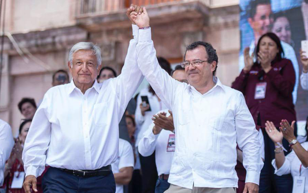 Gilberto Herrera (derecha), 'superdelegado' por Querétaro./Foto: Especial.