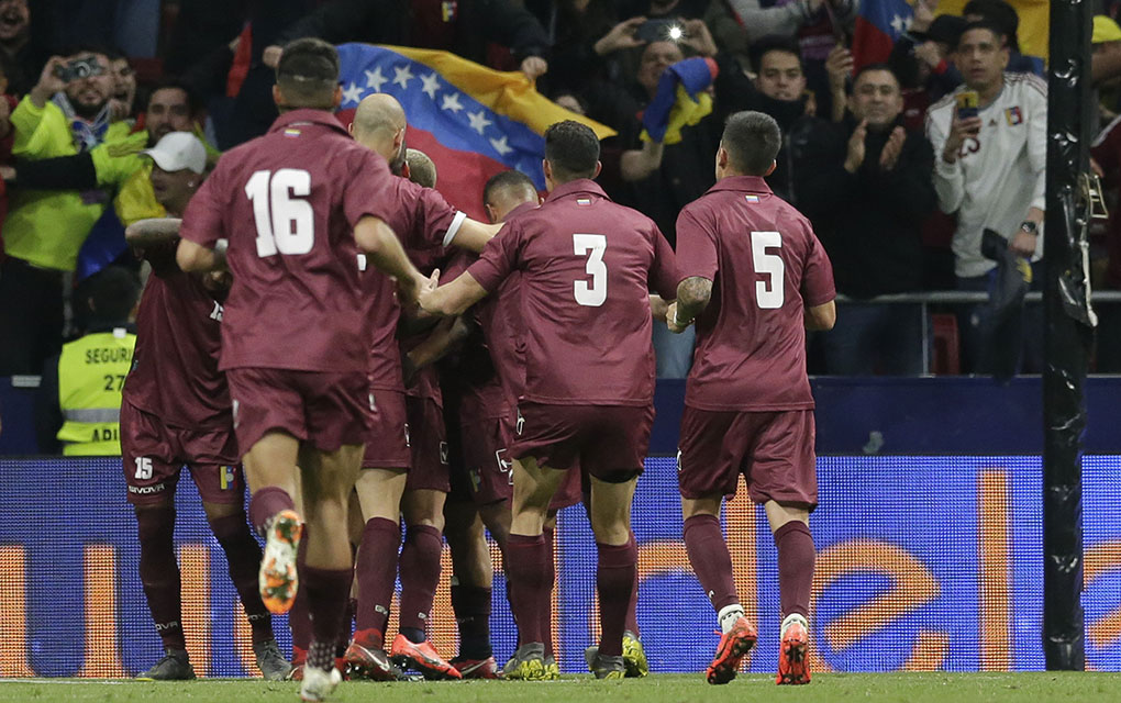 Venezuela Rafael Dudamel ofreció el viernes su renuncia tras la victoria 3-1 sobre Argentina./AP