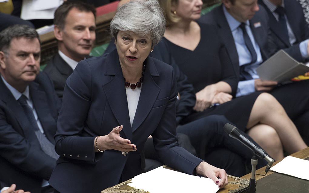 La UE ha dicho que la primera ministra debe obtener la aprobación de su acuerdo antes del viernes./AP