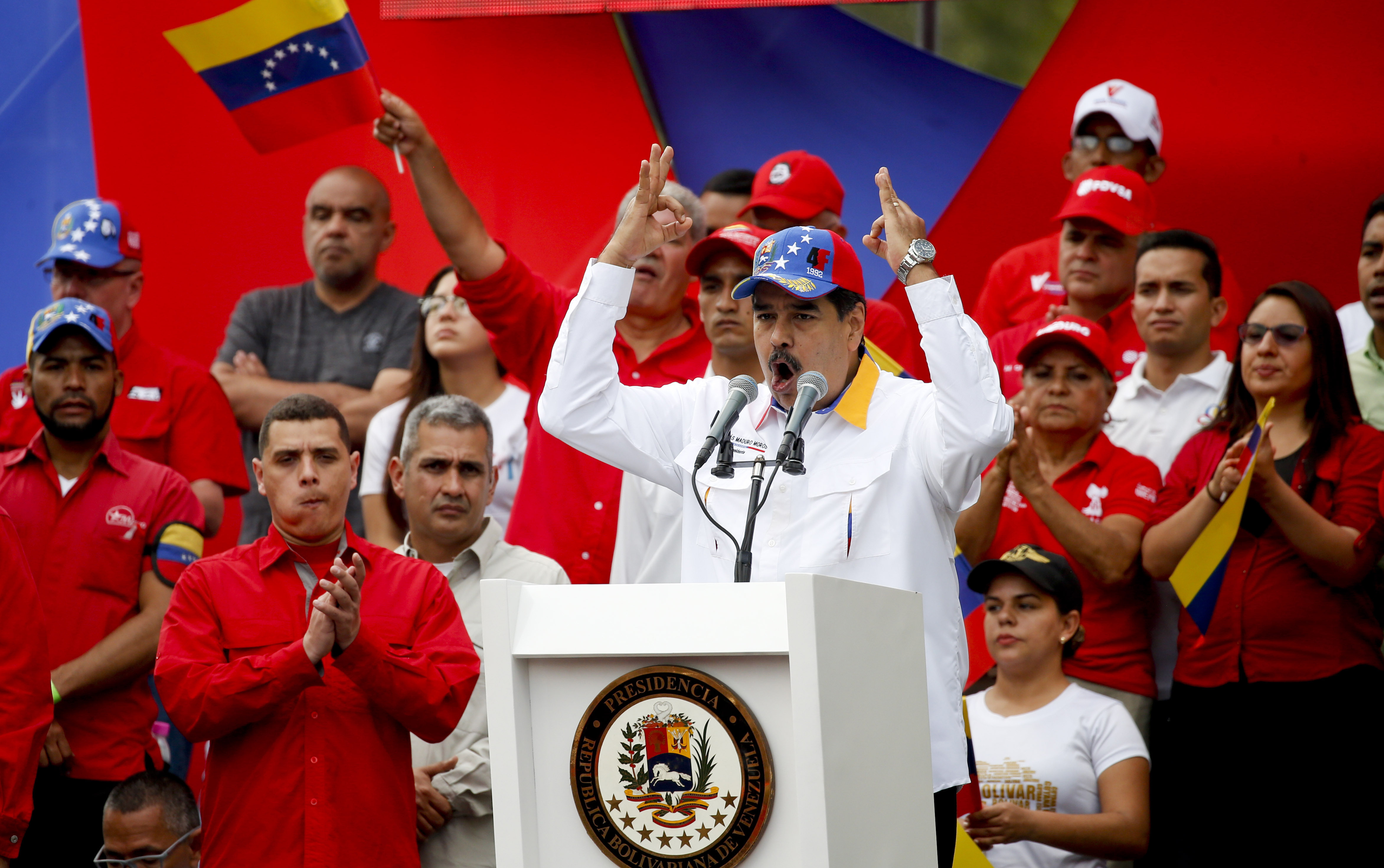 Simpatizantes del presidente venezolano, Nicolás Maduro, saldrán a las calles para "celebrar" la salida./AP