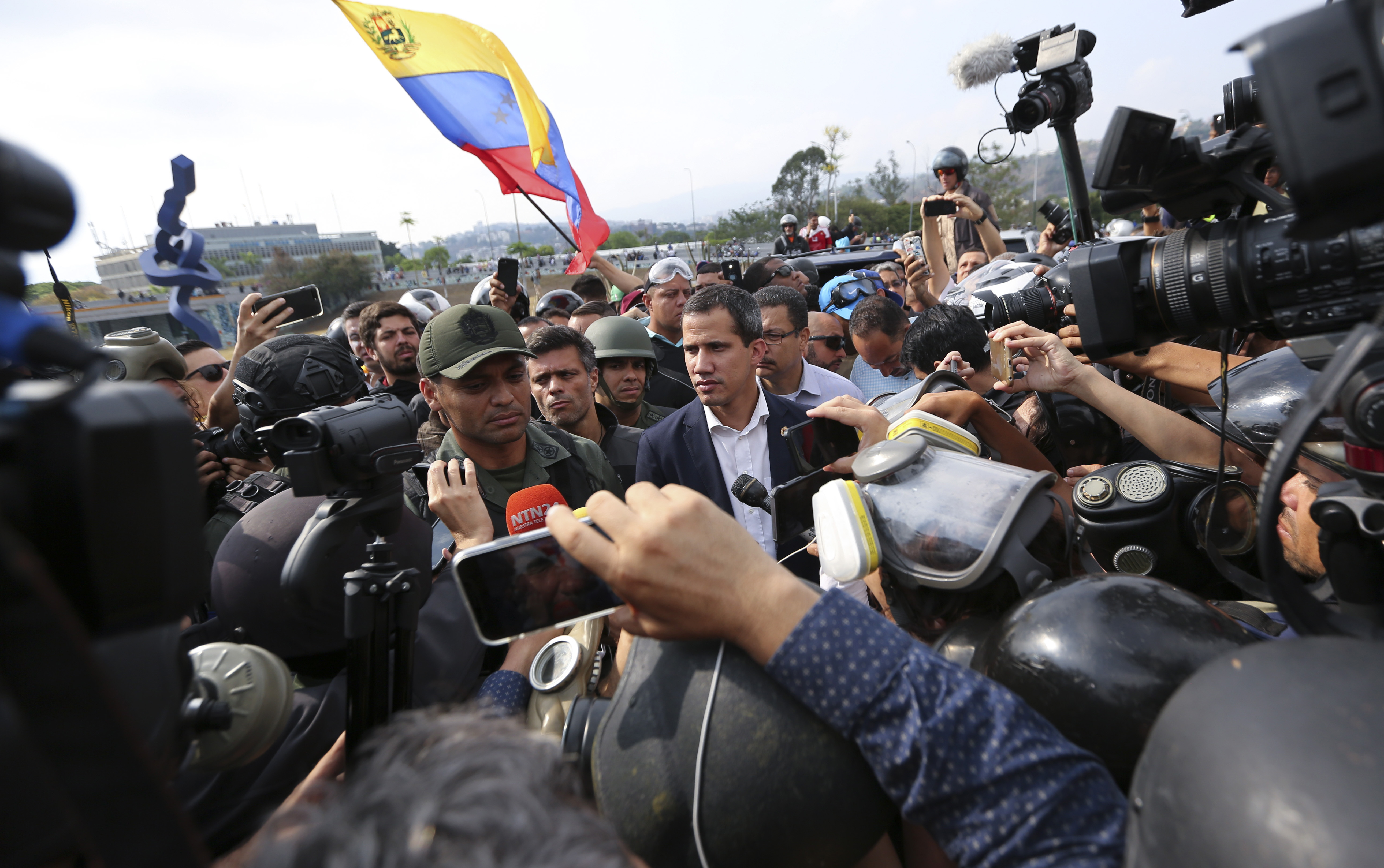 El comunicado, firmado por Argentina, Brasil, Canadá, Chile, Colombia y Venezuela, instó a Maduro a poner fin a la usurpación./AP