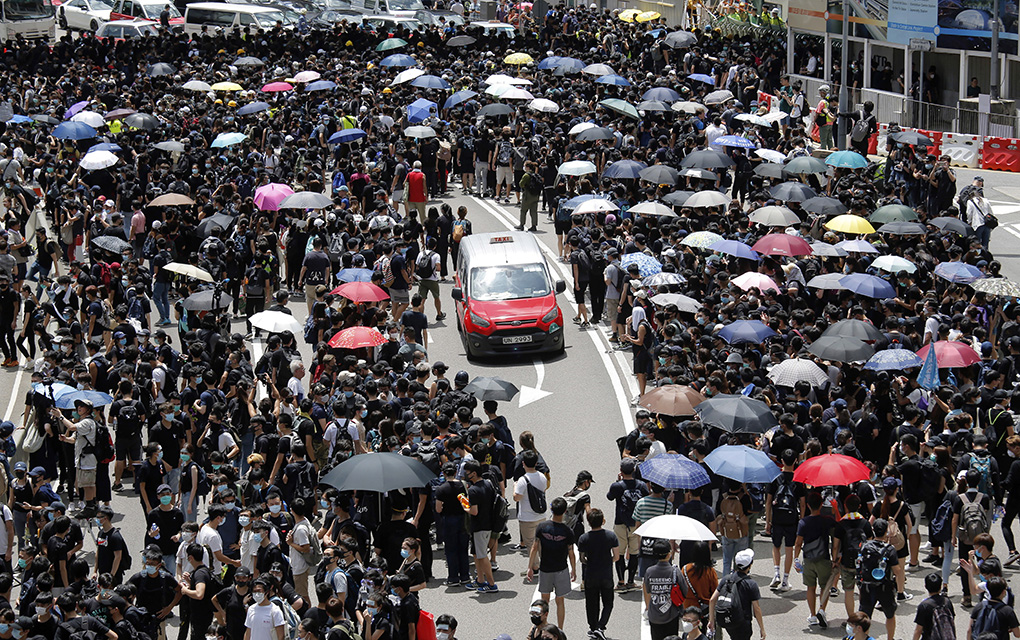 Los dirigentes de la protesta dicen que están resueltos a mantener la presión sobre la jefa de gobierno Carrie Lam./AP