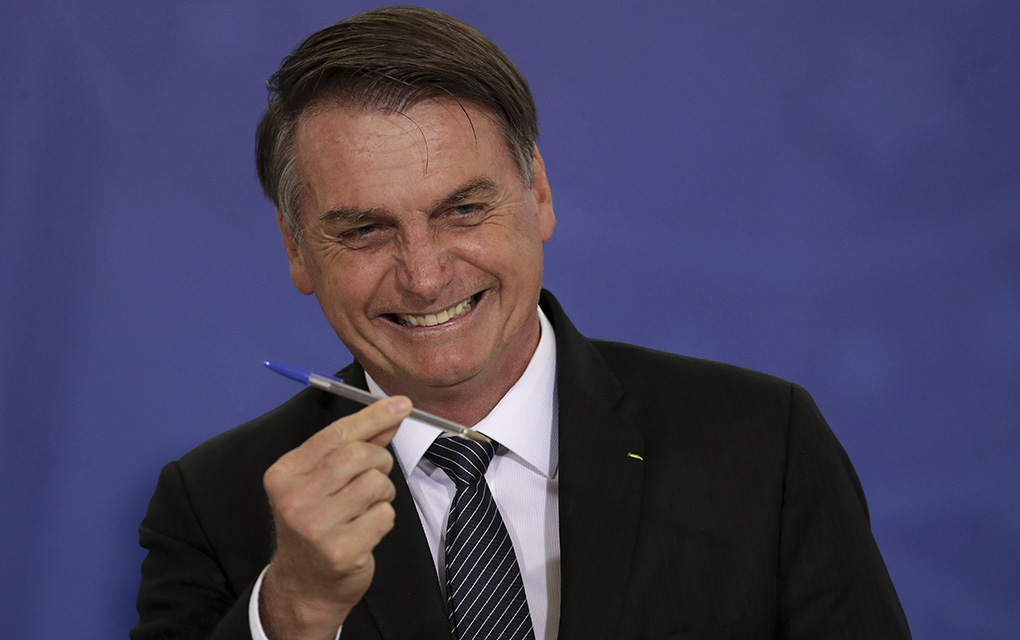 Bolsonaro explicó que la idea sería comenzar por Brasil y Argentina./AP