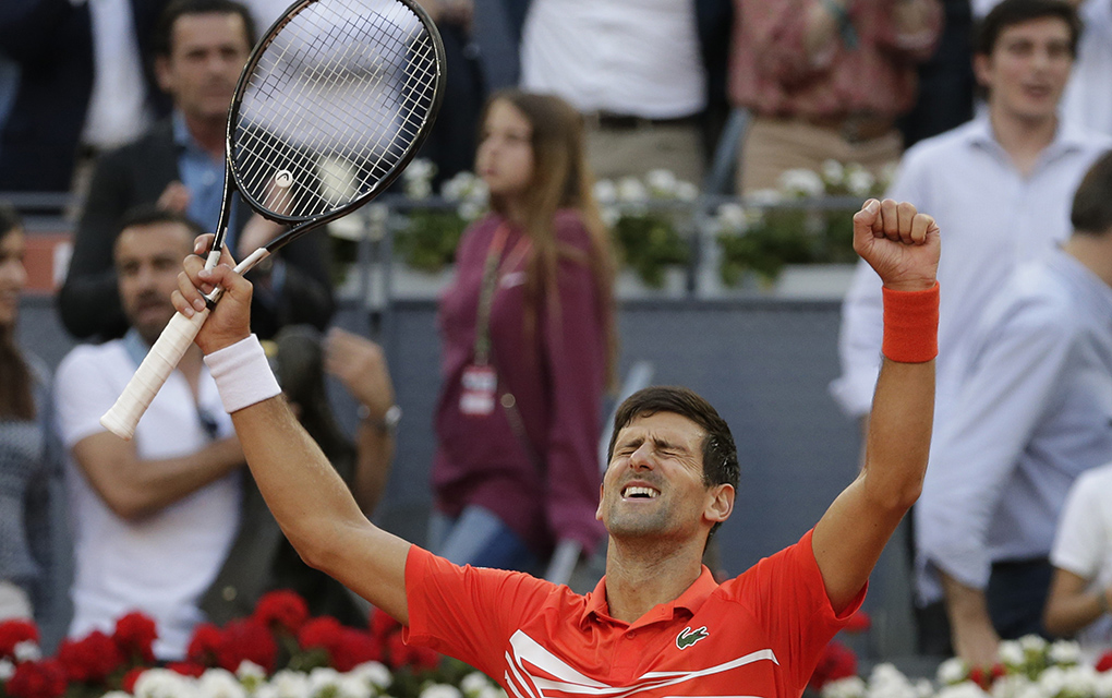 El serbio Novak Djokovic sumó su tercera victoria en Roland Garros./AP
