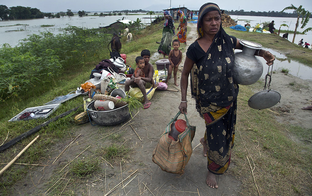 En Bangladesh, al menos una decena de personas, en su mayoría agricultores, fallecieron por rayos./AP