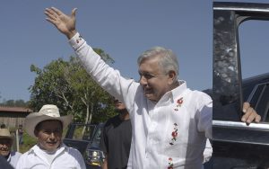 López Obrador considera que la inversión para el desarrollo de Centroamérica es un punto fundamental para frenar el flujo de migrantes./AP