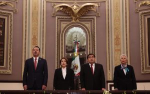 Barbosa se convierte en sexto gobernador de Puebla en menos de tres años