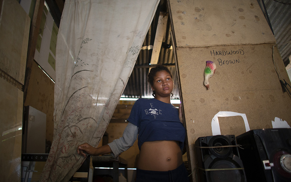 A medida que la crisis en Venezuela se agrava, las mujeres son las más perjudicadas./AP