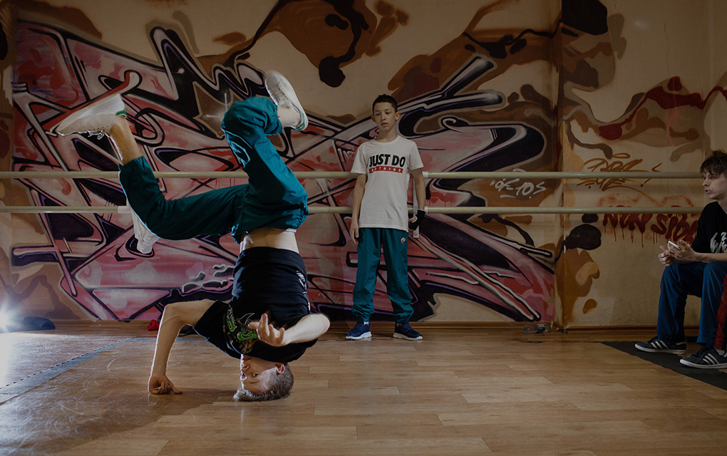 Los bailarines rusos de “breakdance” de la actualidad no saben qué fácil la tienen.