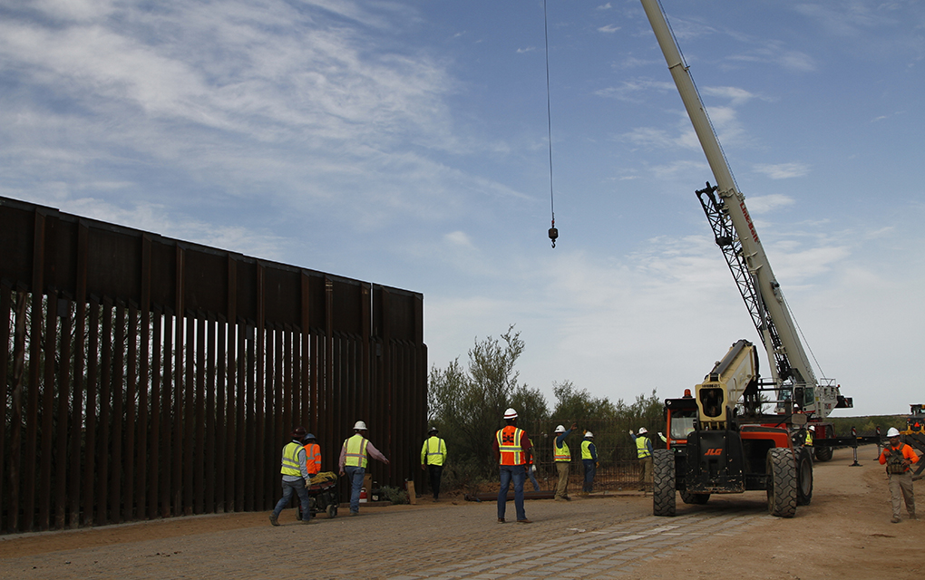 Trump dijo que un muro evitaría que los inmigrantes entren a Estados Unidos ilegalmente./AP