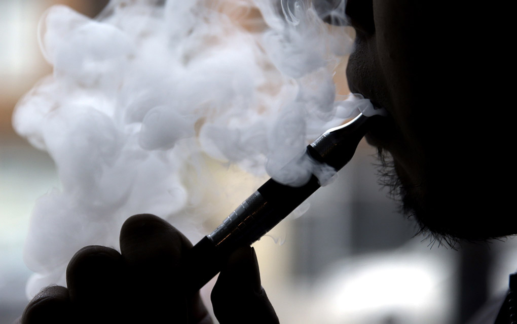 La Suprema Corte dijo que las ventas de cigarrillos electrónicos debe permitirse./AP