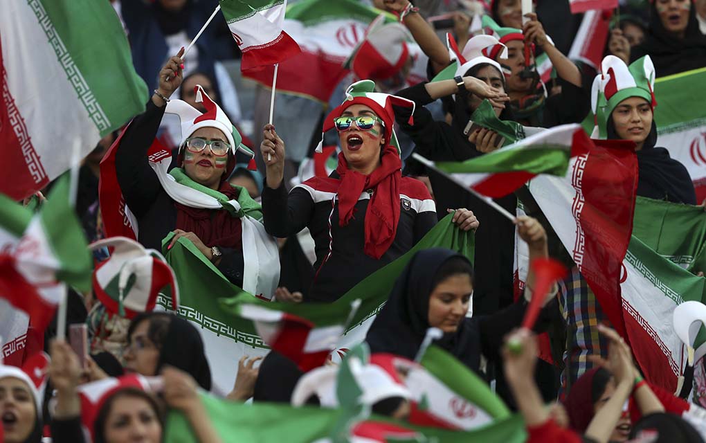 Irán es el último país grande en el mundo que prohibía el ingreso de mujeres a los estadios./AP