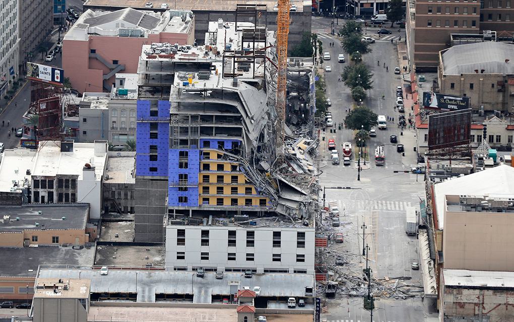 Esta foto aérea muestra el Hard Rock Hotel, que estaba en construcción, tras colapsar en Nueva Orleans / AP
