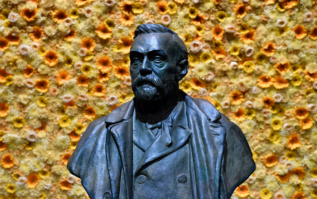 En esta fotografía de 2018 se muestra el busto del fundador de los Premios Nobel, Alfred Nobel / AP