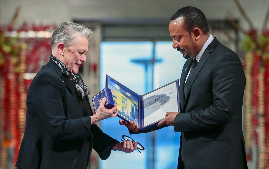 El primer ministro de Etiopía recibe el Nobel de la Paz./AP