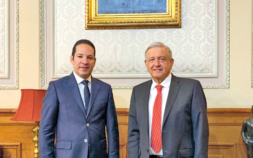 Francisco Domínguez Servién y Andrés Manuel López Obrador, durante la reunión realizada en el Palacio Nacional.
