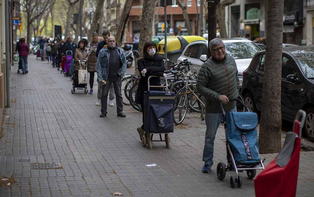 Madrid llega ya a los 22 mil 677 enfermos y es la región más afectada del país./AP