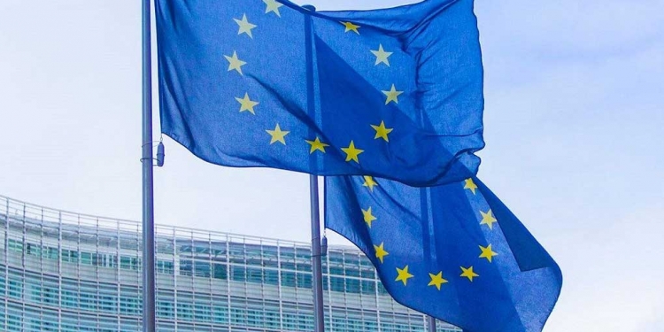 La Unión Europea prohíbe la entrada de extracomunitarios