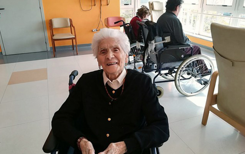 Italiana de casi 104 años se recupera de COVID-19 con valor y fe