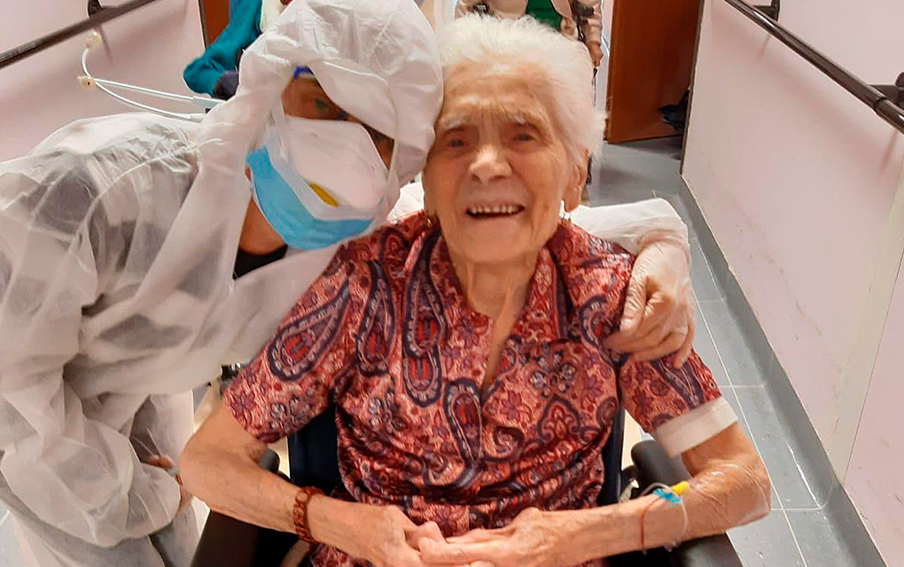 Italiana de casi 104 años se recupera de COVID-19 con valor y fe / Foto: AP