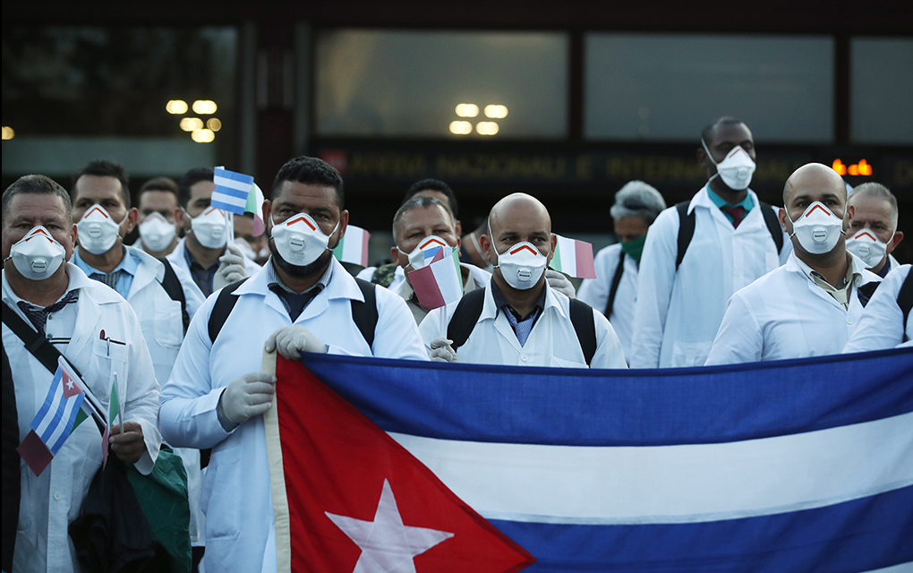 Cuba anuncia envío de médicos a México para enfrentar coronavirus
