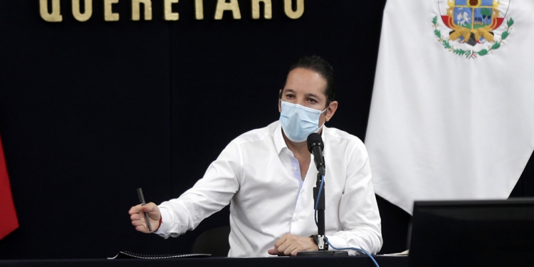 Gobernador expone a alcaldes los avances en Querétaro contra virus