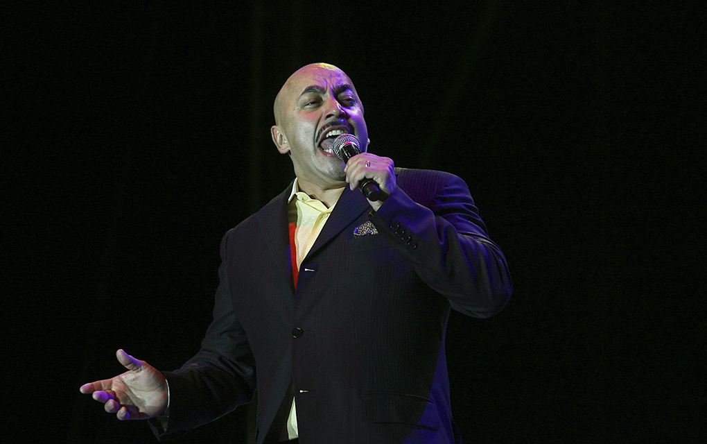 Lupillo Rivera se suma a la campaña #QuédateEnCasa con un concierto