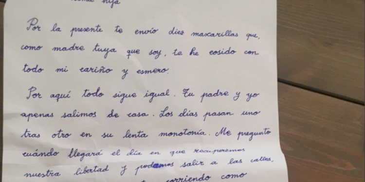 Se hace viral una madre que mandó cubrebocas y una carta por correo a su hija