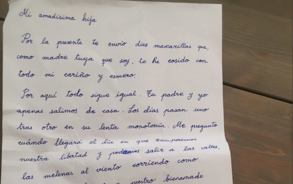 Se hace viral una madre que mandó cubrebocas y una carta por correo a su hija