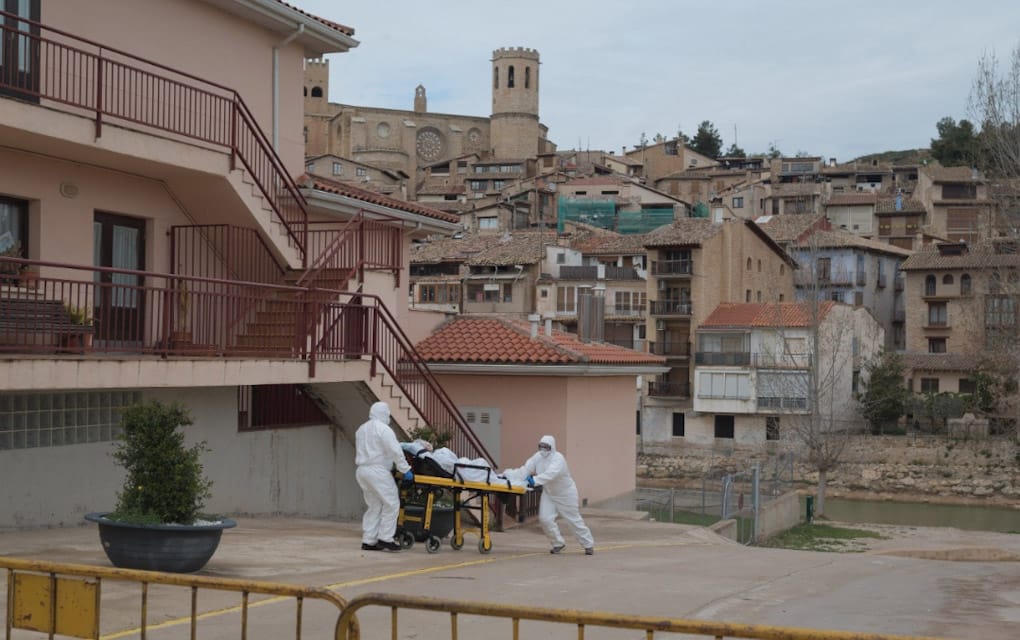 Las aldeas españolas libran una lucha solitaria contra el coronavirus/ Foto: AP