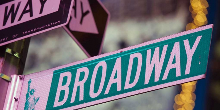 Broadway considera el camino a seguir para poder continuar