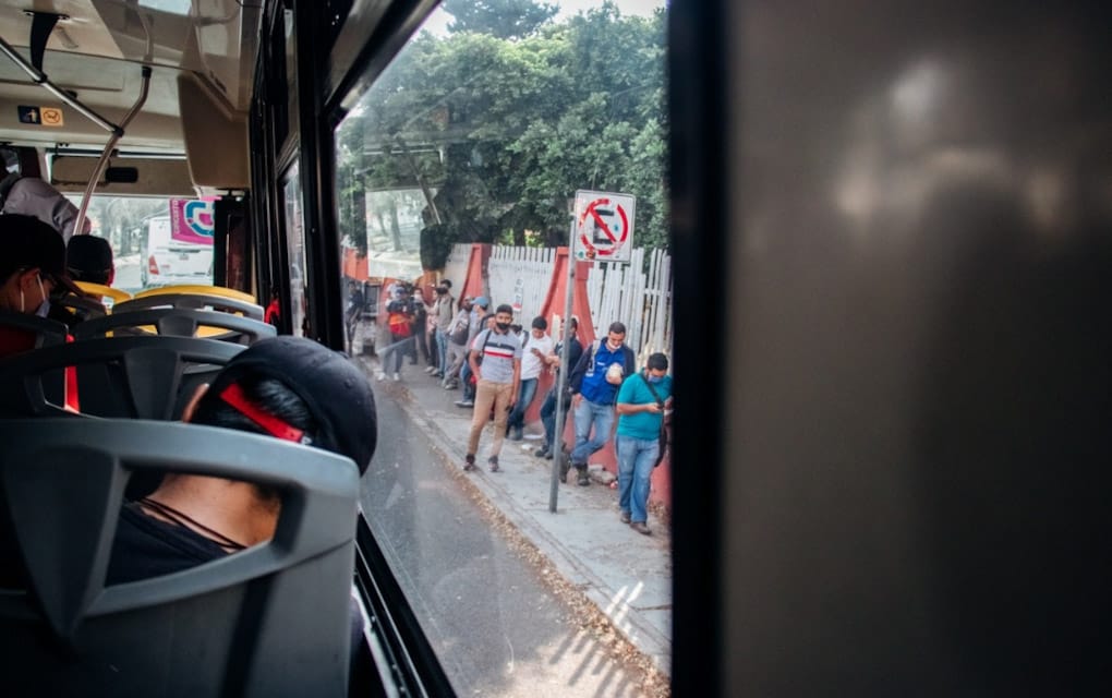 Es prescindible uso de cubrebocas para acceder al transporte publico/ Foto: Isaac Muñoz