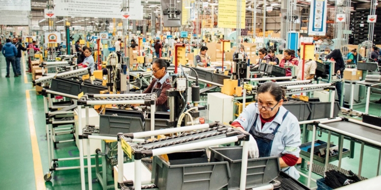 Cae 3.3 por ciento el empleo en el sector de transformación en Querétaro