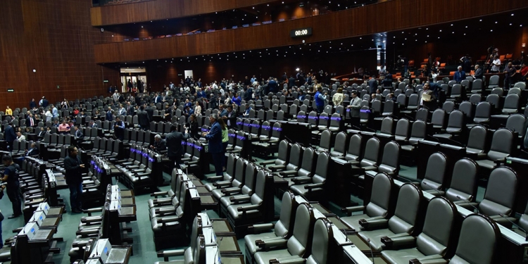 AMLO violó la Constitución y la Ley Electoral en 29 de 36 conferencias mañaneras / Foto: Especial