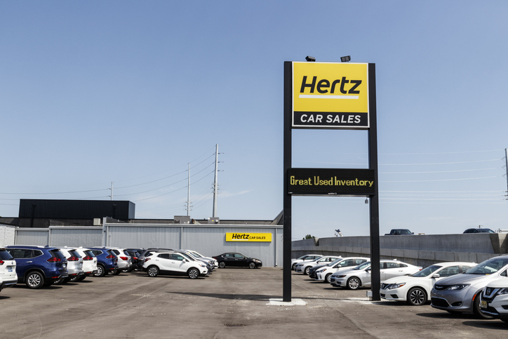La empresa de alquiler de autos Hertz se declara en quiebra