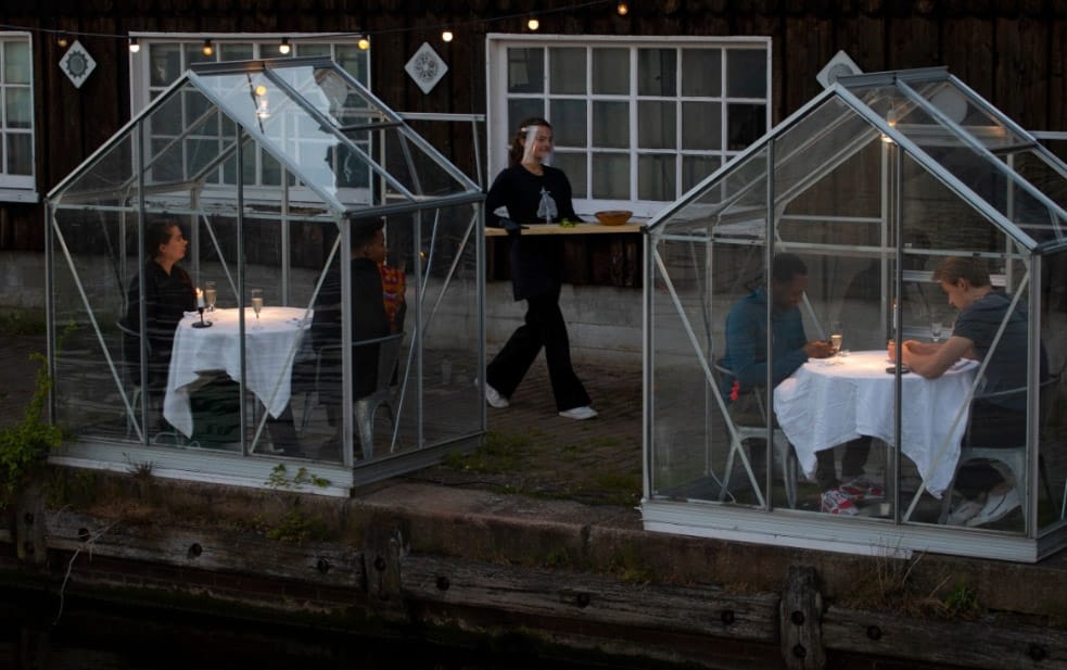 Restaurantes se ponen creativos para reabrir en pandemia/ Foto: AP