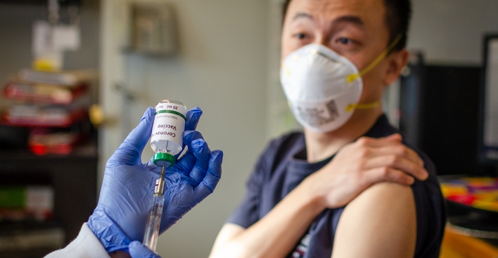 China ya prueba vacuna de coronavirus en humanos