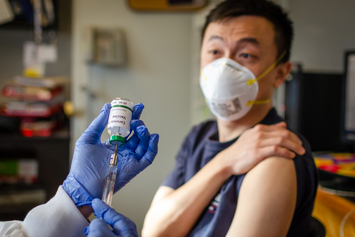 China ya prueba vacuna de coronavirus en humanos