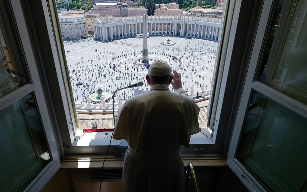 El Papa Francisco festeja la Santísima Trinidad