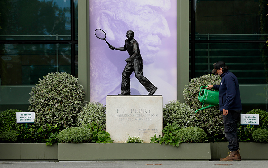 En Wimbledon, el torneo más antiguo de tenis, el resto es silencio