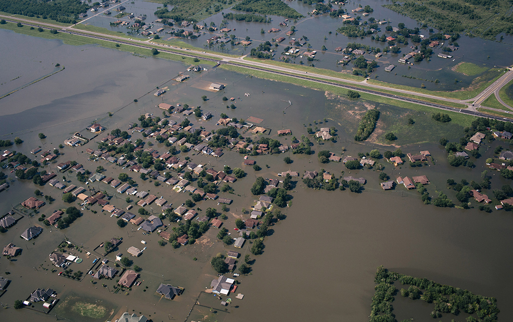 Casas inundadas por el huracán Harvey en Beaumont, Texas, el 21 de agosto de 2017. / Foto: The New York Times