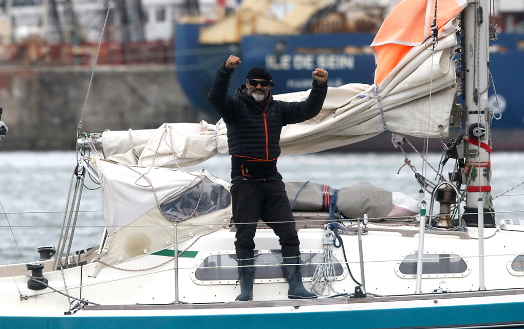 Juan Manuel Ballestero en su barco en Mar del Plata, Argentina / Foto: AP