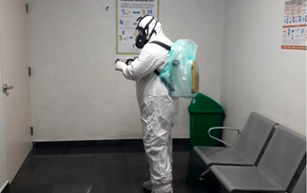El IMSS Querétaro sanitiza sus instalaciones para evitar enfermedades
