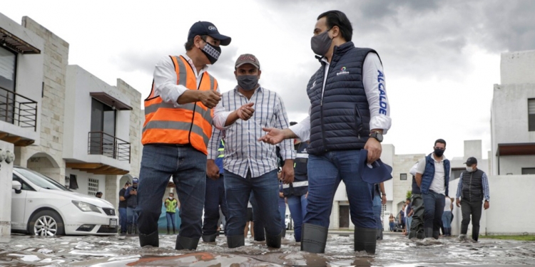 Luis Nava reafirma su apoyo a afectados por lluvias