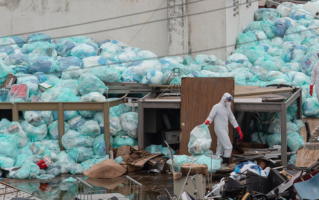 Hospital de Veracruz acumula toneladas de basura; vecinos se quejan